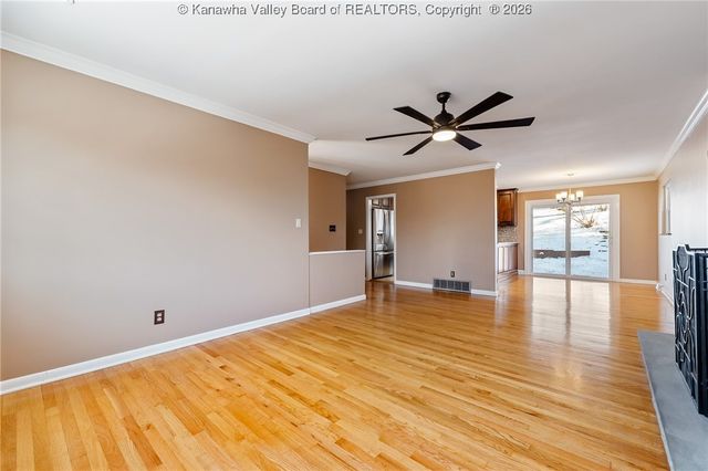 1512 Ravinia Road, Charleston, WV 25314