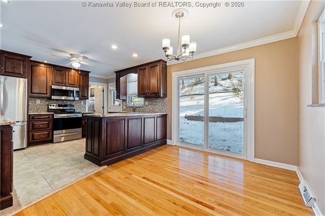 1512 Ravinia Road, Charleston, WV 25314