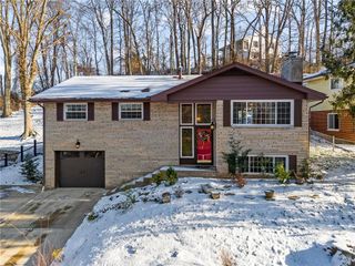 1512 Ravinia Road, Charleston, WV 25314