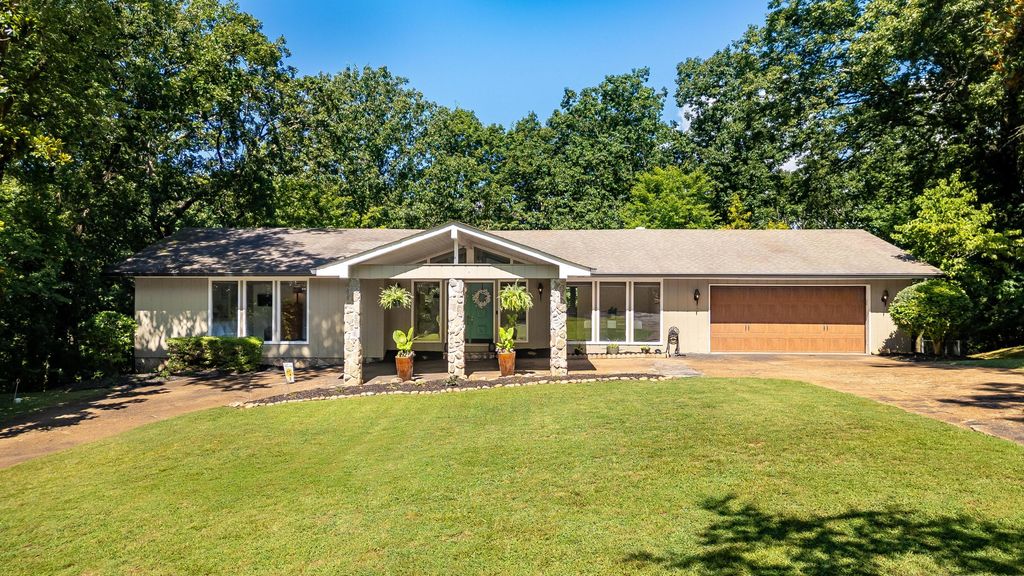 5311 Fairview Road, Hixson, TN 37343