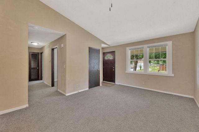 2908 S Custer, Wichita, KS 67217