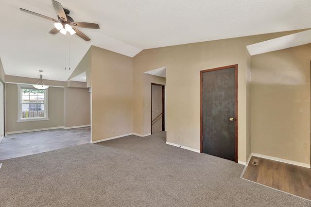 2908 S Custer, Wichita, KS 67217