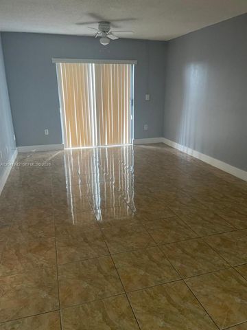 6950 W 6th Avenue 308, Hialeah, FL 33014