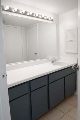 3035 Walnut Bend Lane 26, Houston, TX 77042