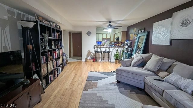 19 Plauderville Ave 110, Garfield City, NJ 07026