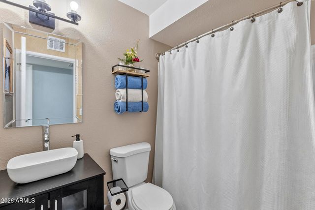 2031 E VISTA Drive, Phoenix, AZ 85022