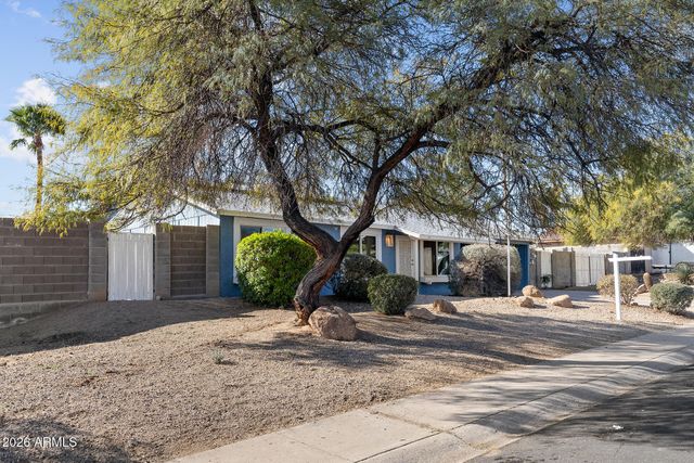 2031 E VISTA Drive, Phoenix, AZ 85022