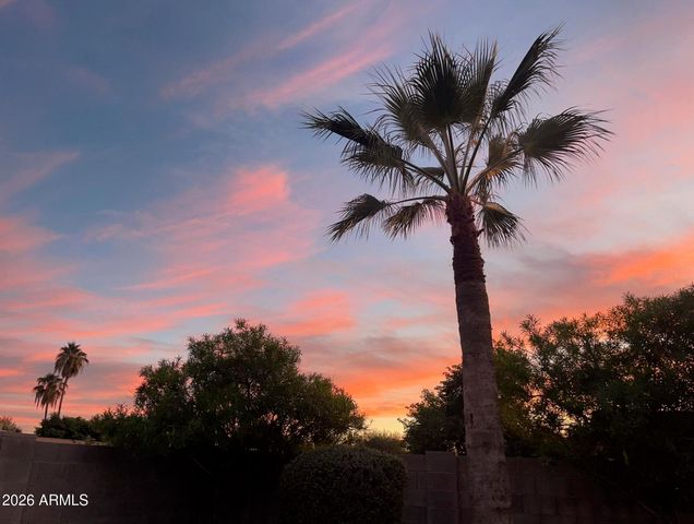 2031 E VISTA Drive, Phoenix, AZ 85022