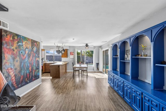 2031 E VISTA Drive, Phoenix, AZ 85022