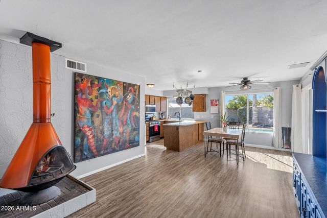 2031 E VISTA Drive, Phoenix, AZ 85022