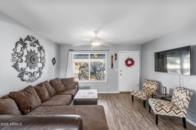 2031 E VISTA Drive, Phoenix, AZ 85022