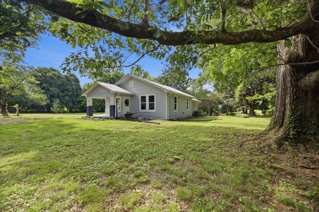 56 Meacham Road, Rossville, GA 30741