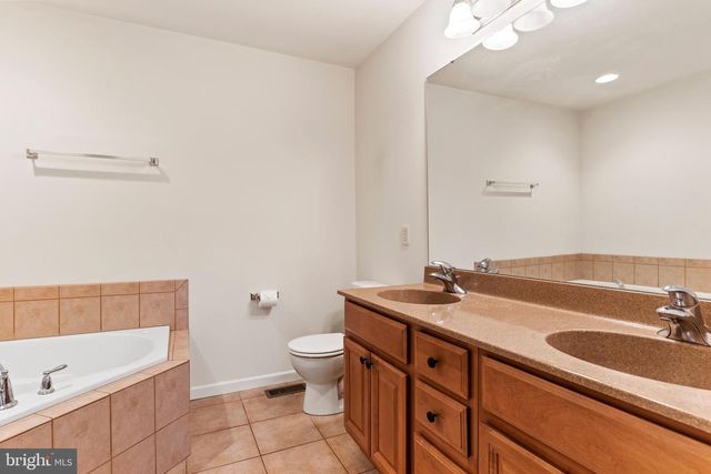 178 MAPLETON DR, Harrisburg, PA 17112