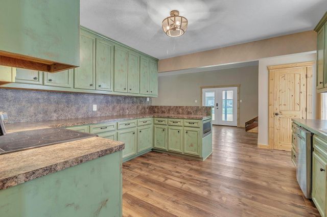 241 Bluff Drive, Livingston, TX 77351