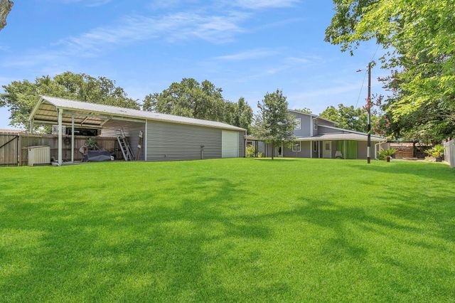 241 Bluff Drive, Livingston, TX 77351
