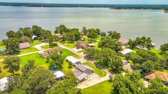 241 Bluff Drive, Livingston, TX 77351