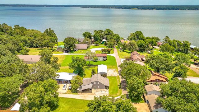 241 Bluff Drive, Livingston, TX 77351