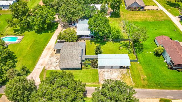 241 Bluff Drive, Livingston, TX 77351