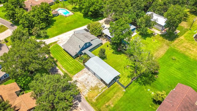 241 Bluff Drive, Livingston, TX 77351