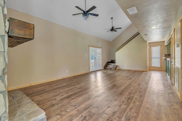 241 Bluff Drive, Livingston, TX 77351