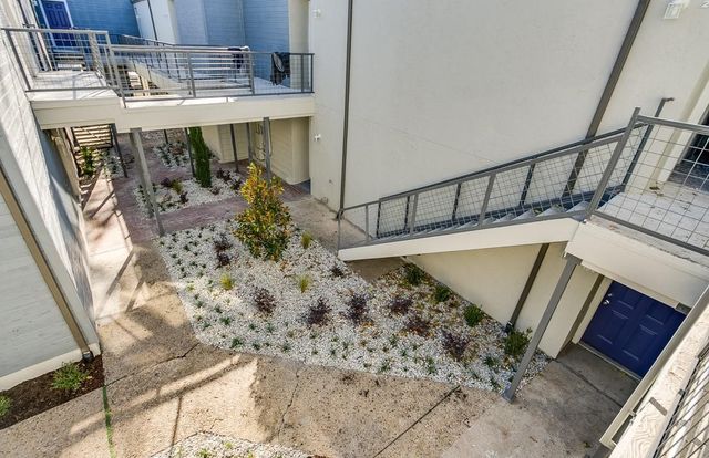 2902 Douglas Avenue 203, Dallas, TX 75219