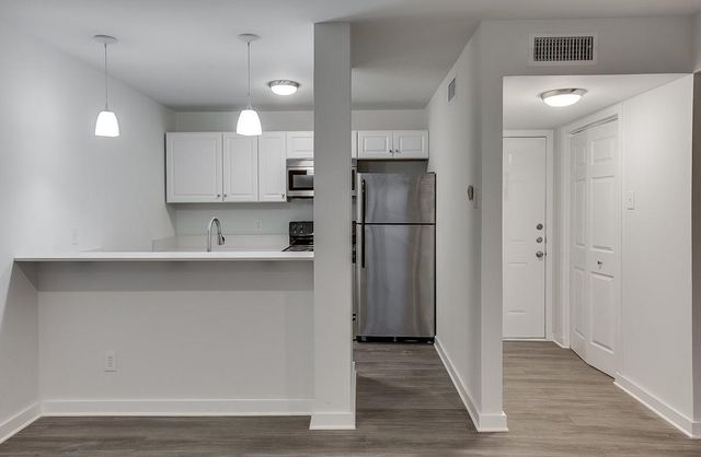 2902 Douglas Avenue 203, Dallas, TX 75219