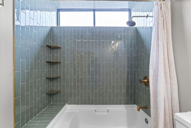 7349 Madison Street E, Forest Park, IL 60130