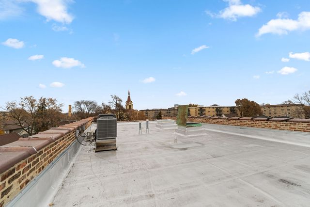 7349 Madison Street E, Forest Park, IL 60130