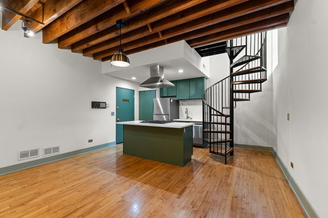 7349 Madison Street E, Forest Park, IL 60130