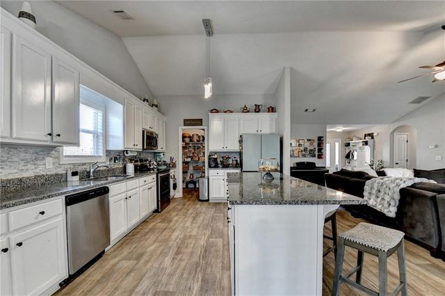 204 Lynn Road, Bethlehem, GA 30620