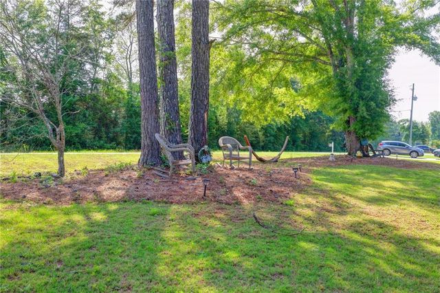 204 Lynn Road, Bethlehem, GA 30620