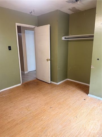 2206 N Fernwood Drive, Savannah, GA 31404
