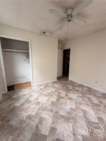 2206 N Fernwood Drive, Savannah, GA 31404