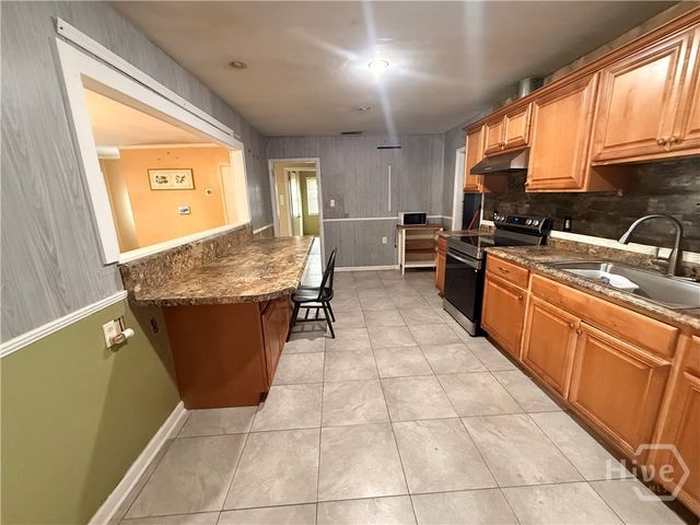 2206 N Fernwood Drive, Savannah, GA 31404