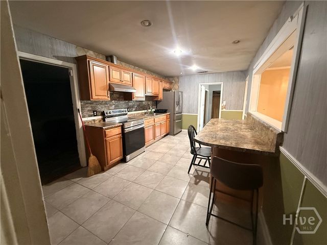 2206 N Fernwood Drive, Savannah, GA 31404