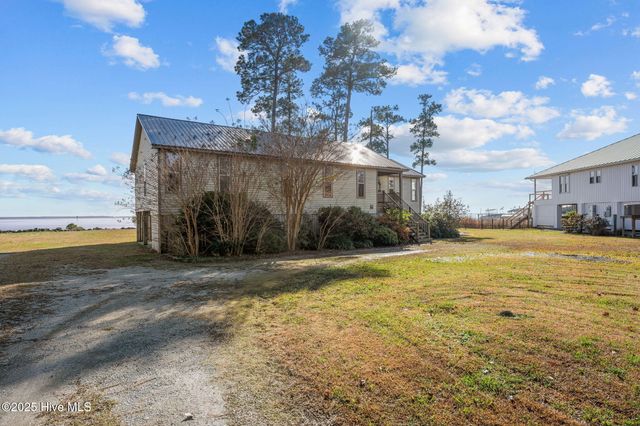 341 Neuse Winds Drive, Oriental, NC 28571