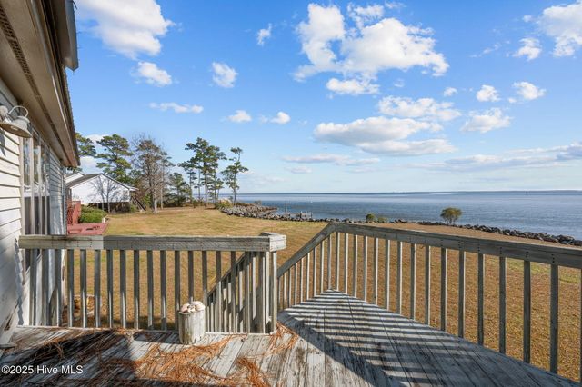 341 Neuse Winds Drive, Oriental, NC 28571