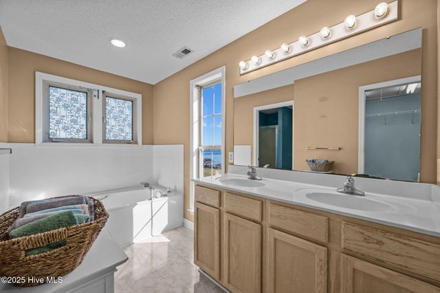 341 Neuse Winds Drive, Oriental, NC 28571