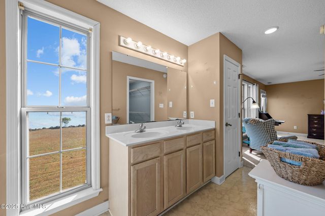 341 Neuse Winds Drive, Oriental, NC 28571