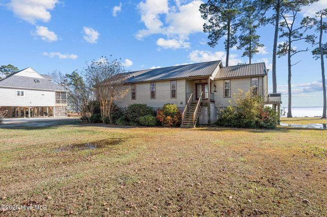 341 Neuse Winds Drive, Oriental, NC 28571