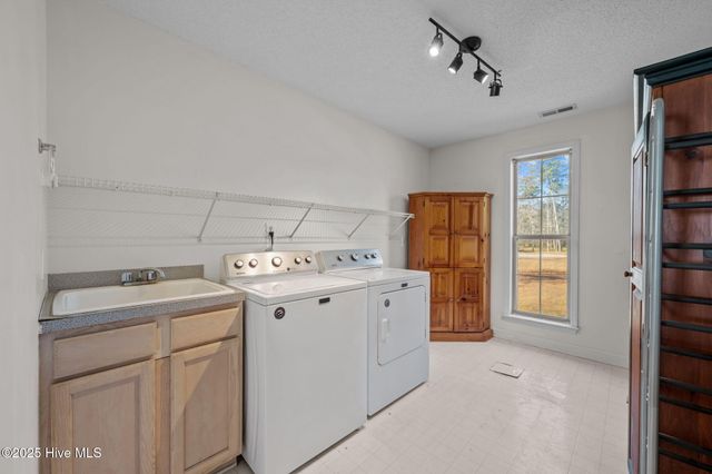 341 Neuse Winds Drive, Oriental, NC 28571