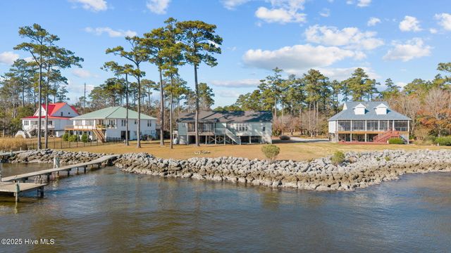 341 Neuse Winds Drive, Oriental, NC 28571