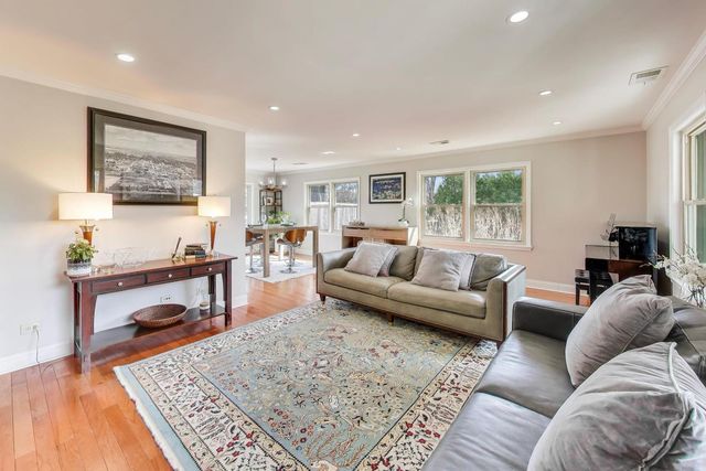 9761 Elm Terrace, Des Plaines, IL 60016