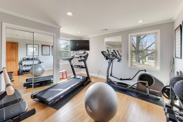 9761 Elm Terrace, Des Plaines, IL 60016