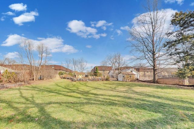 9761 Elm Terrace, Des Plaines, IL 60016