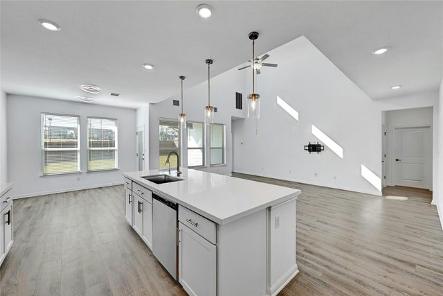 6411 Velvet Leaf LN, Buda, TX 78610