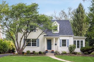 380 OAK Street, Glen Ellyn, IL 60137