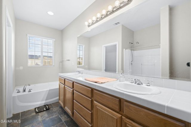 43929 44th Street West, Lancaster, CA 93536