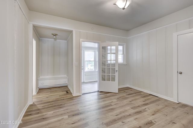 215 N Byers Avenue, Joplin, MO 64801