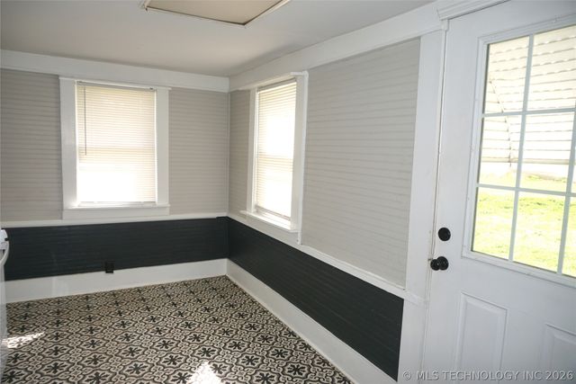 311 W Madison Street, Henryetta, OK 74437